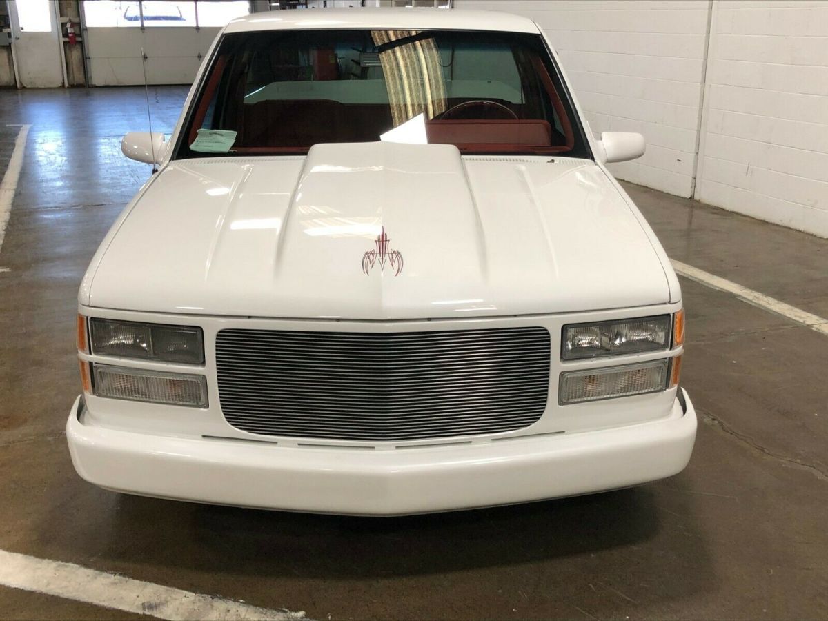1990 White Chevrolet C/K Pickup 1500 Standard Cab Pickup