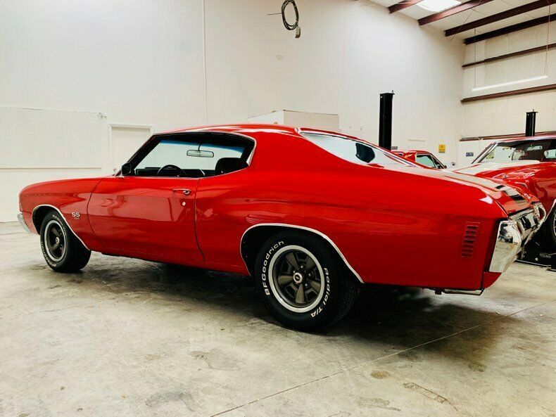 1971 Red Chevrolet Chevelle Coupe