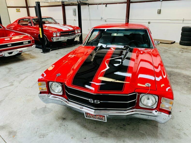 1971 Red Chevrolet Chevelle Coupe