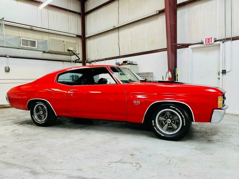 1971 Red Chevrolet Chevelle Coupe