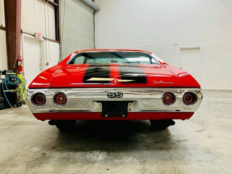 1971 Red Chevrolet Chevelle Coupe
