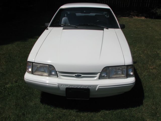 1993 White Ford Mustang Coupe