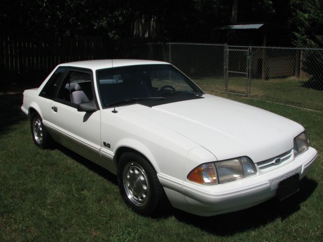 1993 White Ford Mustang Coupe