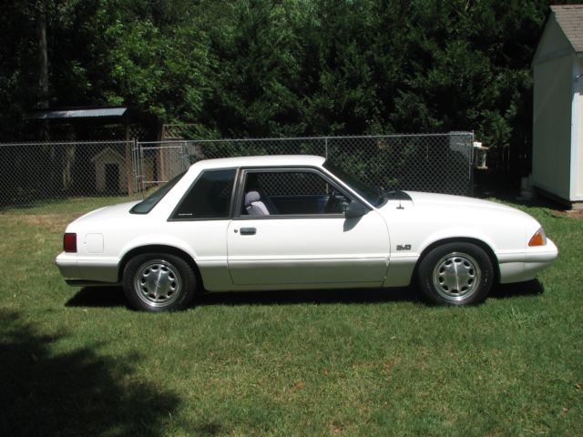 1993 White Ford Mustang Coupe