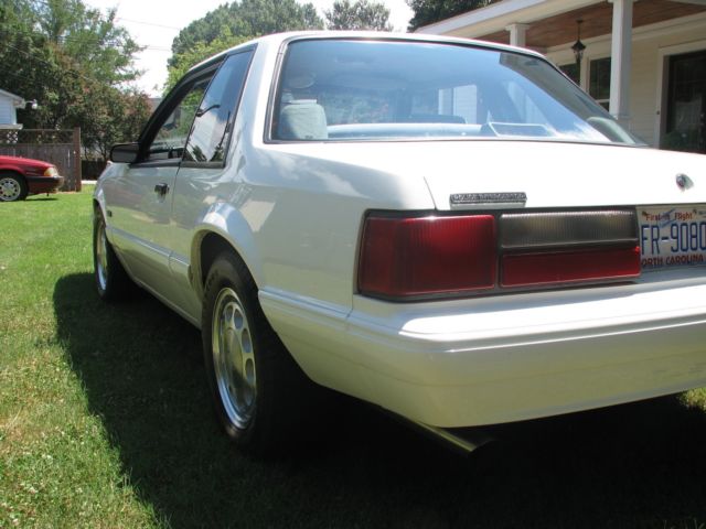 1993 White Ford Mustang Coupe