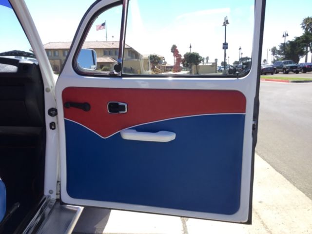 1973 White Volkswagen Beetle - Classic Coupe