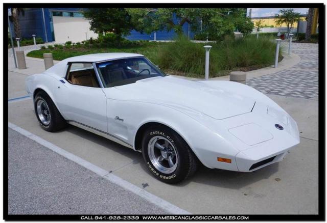 1974 White Chevrolet Corvette Coupe