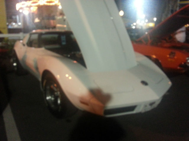 1974 White Chevrolet Corvette Coupe
