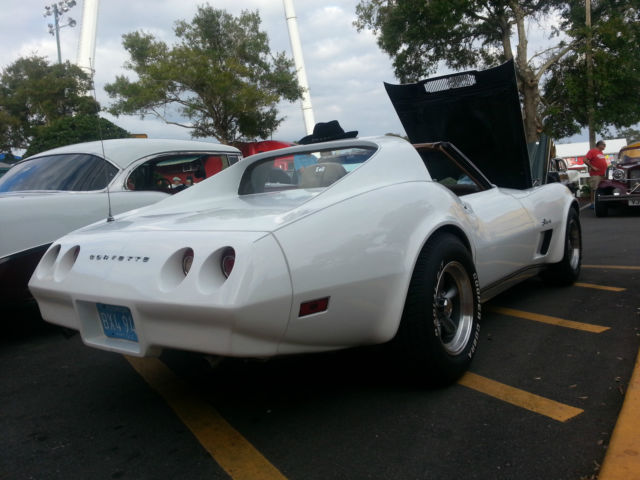 1974 White Chevrolet Corvette Coupe