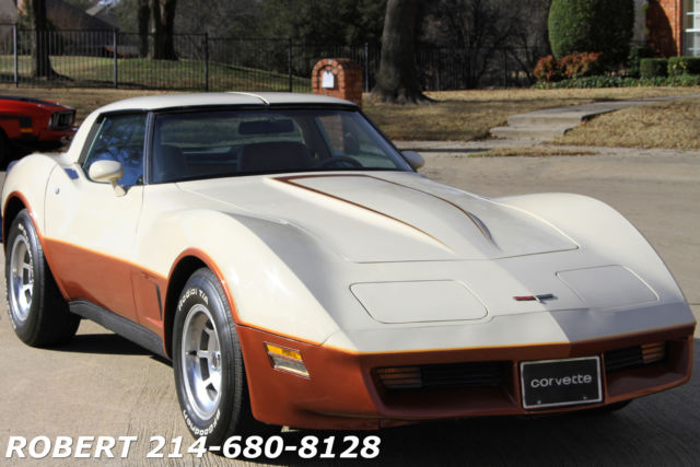 1981 2 TONE Chevrolet Corvette Coupe