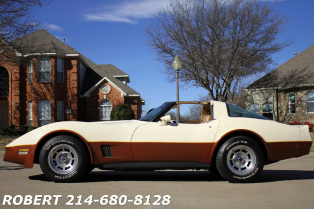 1981 2 TONE Chevrolet Corvette Coupe