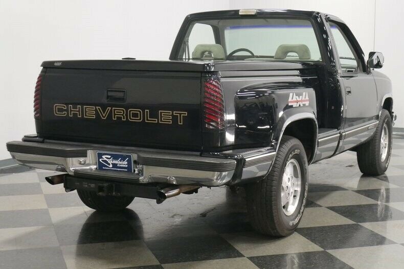 1993 Black Chevrolet C/K Pickup 1500 Pickup Truck
