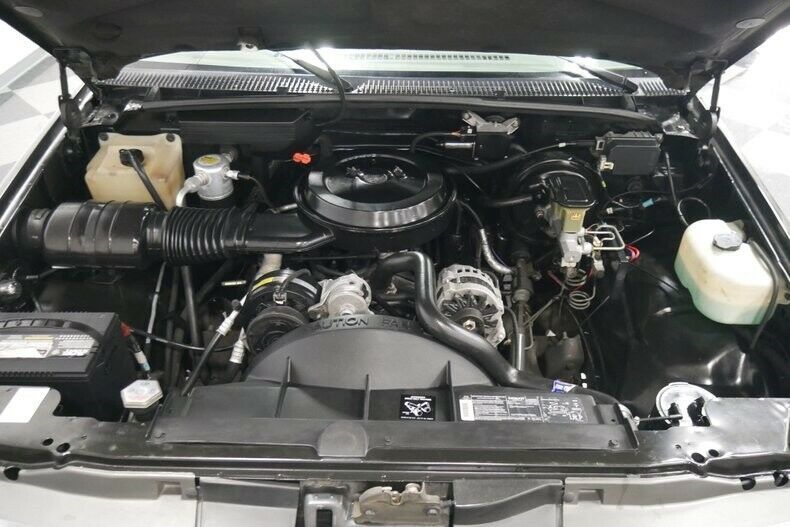 1993 Black Chevrolet C/K Pickup 1500 Pickup Truck