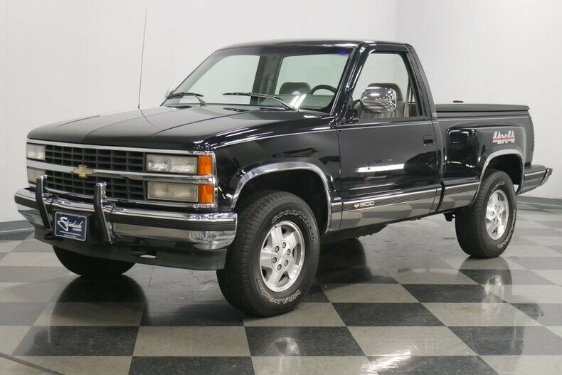 1993 Black Chevrolet C/K Pickup 1500 Pickup Truck