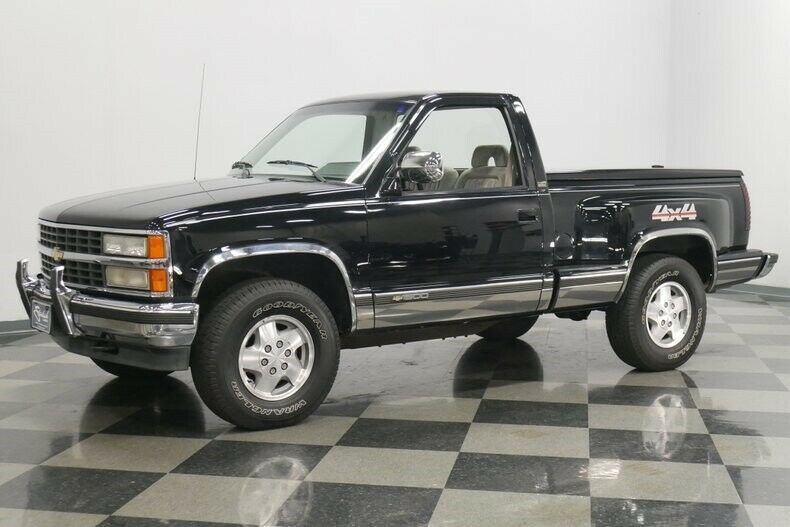 1993 Black Chevrolet C/K Pickup 1500 Pickup Truck
