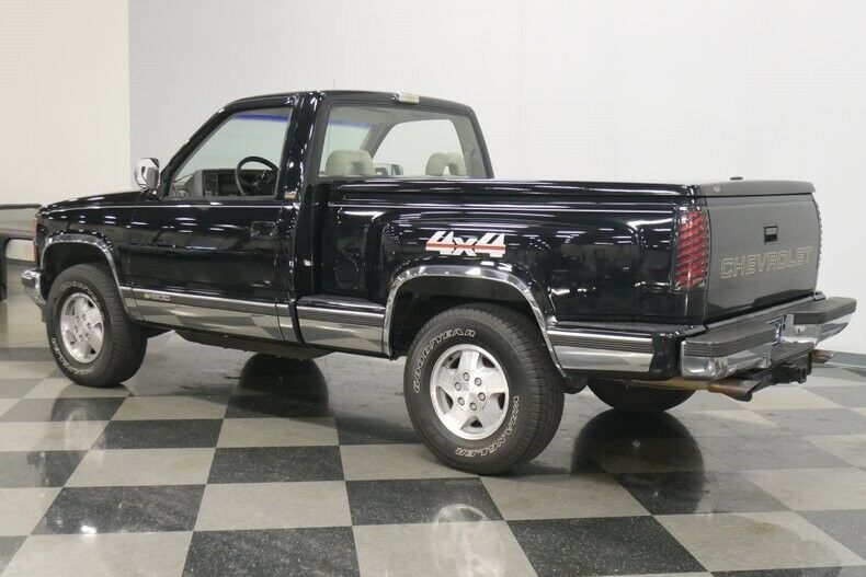 1993 Black Chevrolet C/K Pickup 1500 Pickup Truck