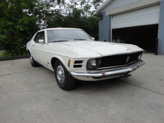 1970 White Ford Mustang