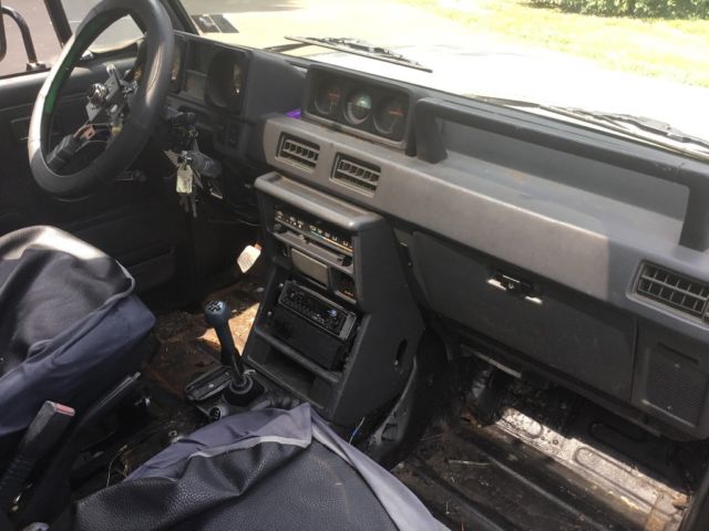 1989 Gray Mitsubishi Montero SUV