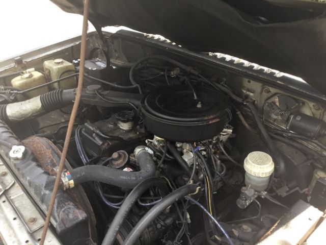 1989 Gray Mitsubishi Montero SUV