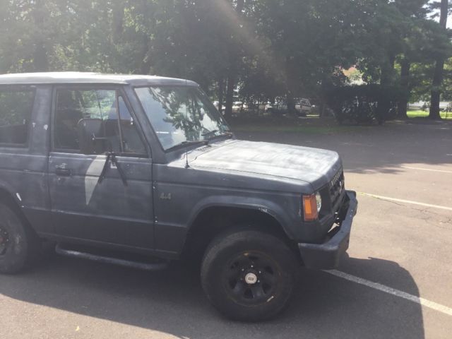 1989 Gray Mitsubishi Montero SUV