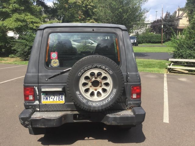 1989 Gray Mitsubishi Montero SUV