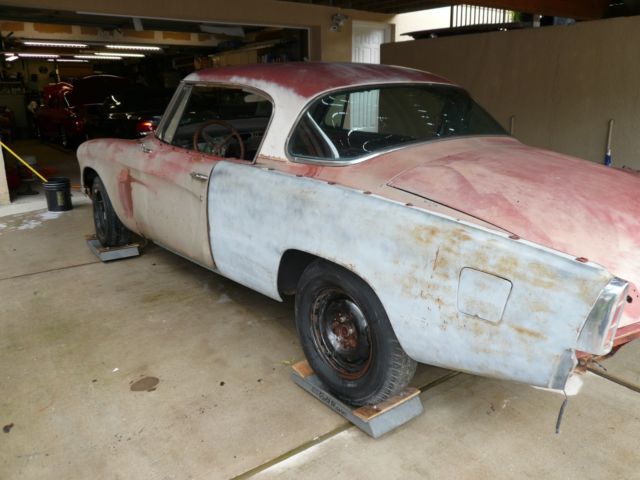 1953 red/baige Studebaker hardtop Coupe