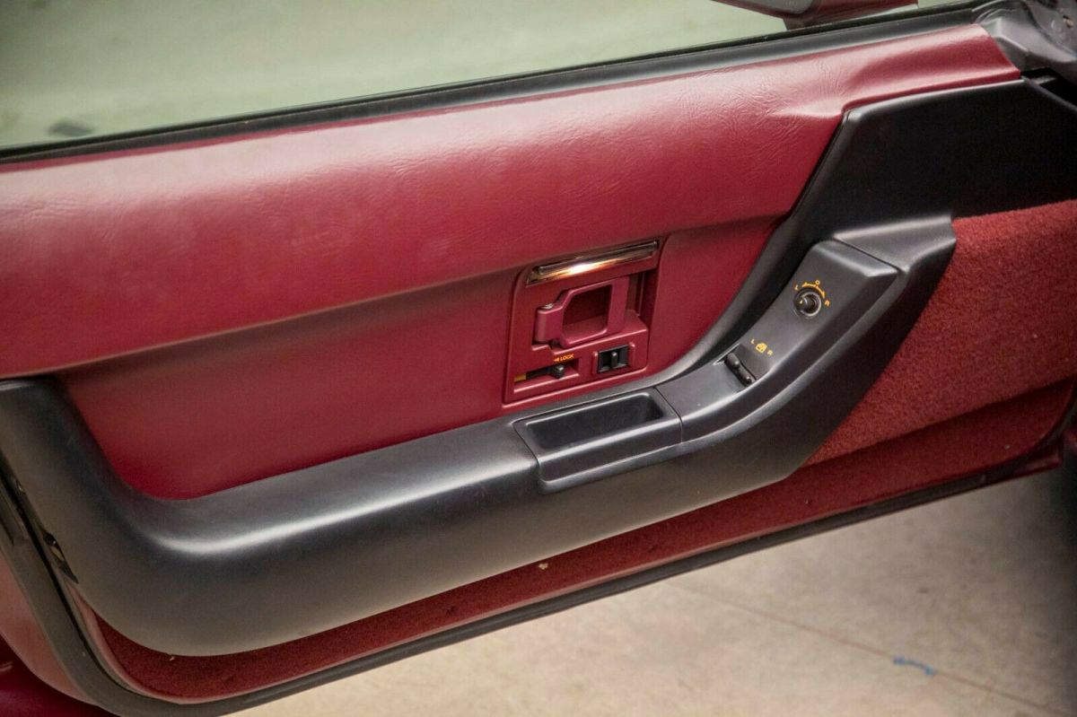 1993 Maroon Chevrolet Corvette Coupe