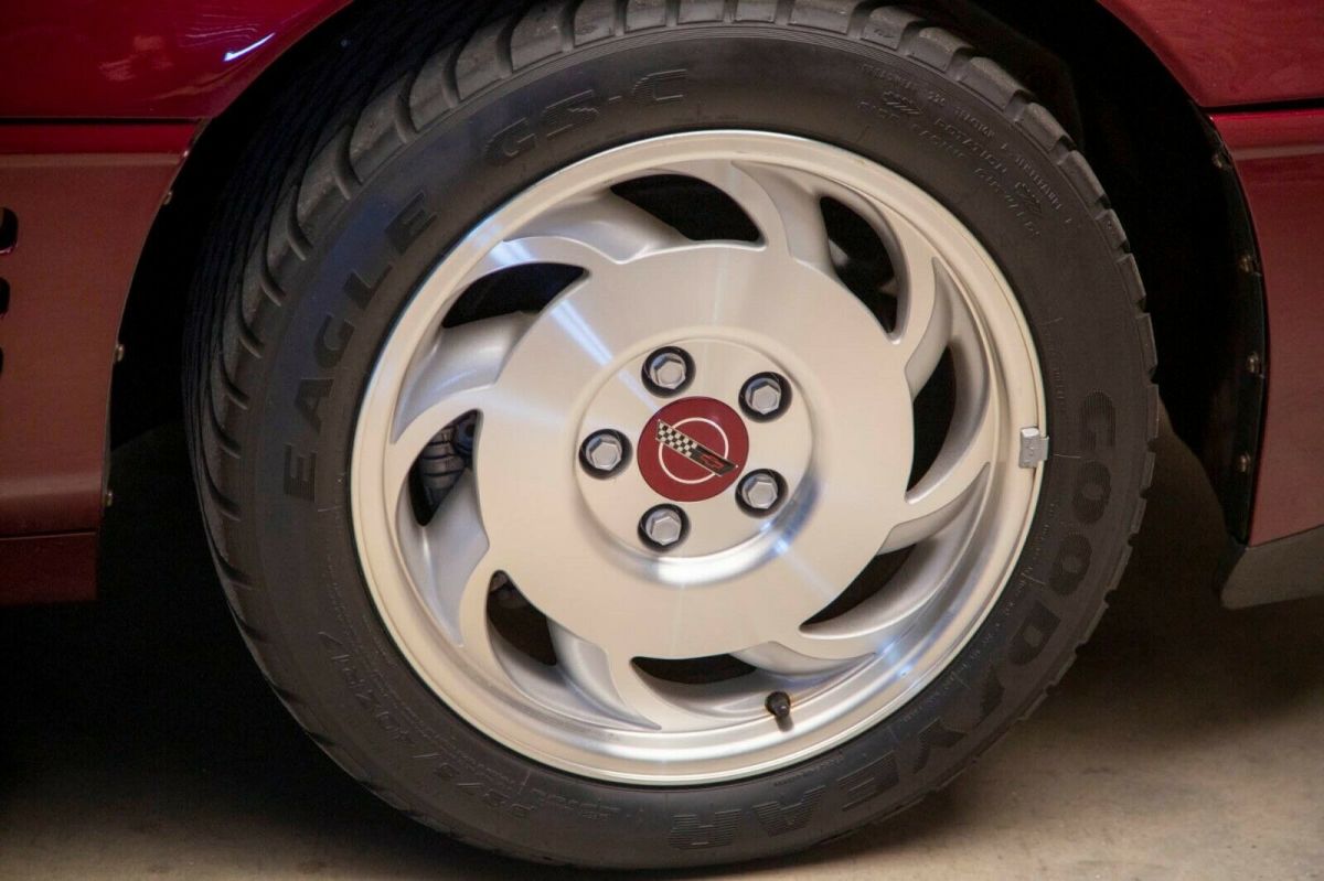 1993 Maroon Chevrolet Corvette Coupe