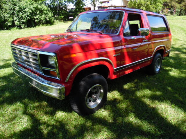 1984 Red Ford Bronco Removable Top