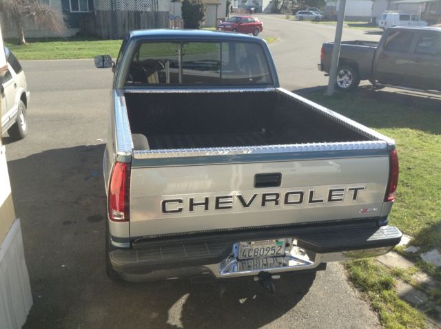 1990 Blue / silver two. Tone Chevrolet C/K Pickup 1500 Xtra cab short bed