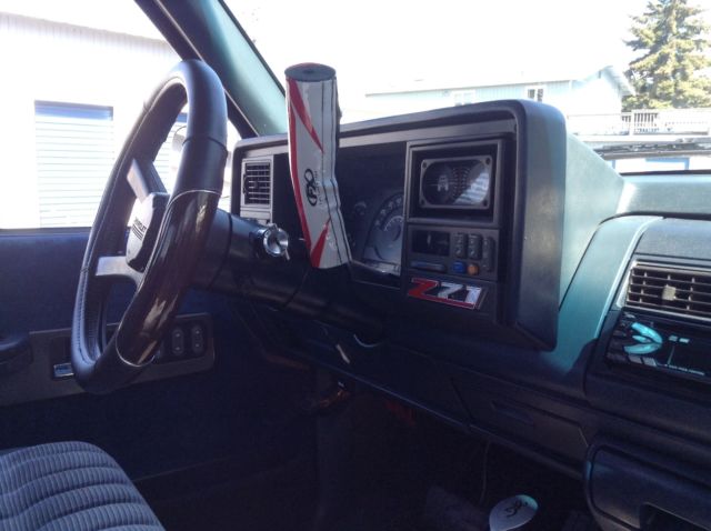 1990 Blue / silver two. Tone Chevrolet C/K Pickup 1500 Xtra cab short bed