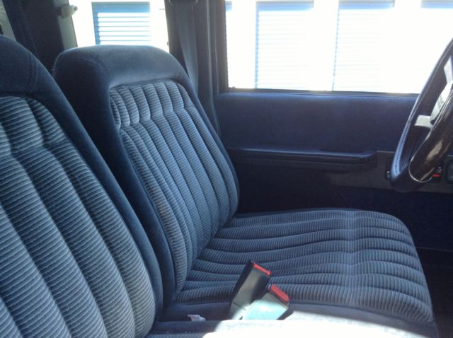 1990 Blue / silver two. Tone Chevrolet C/K Pickup 1500 Xtra cab short bed