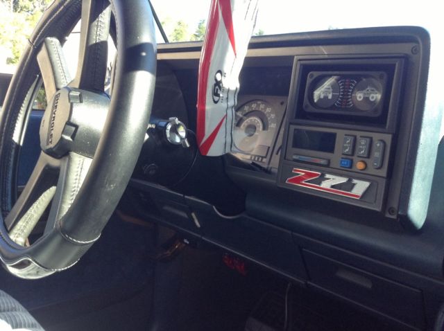 1990 Blue / silver two. Tone Chevrolet C/K Pickup 1500 Xtra cab short bed