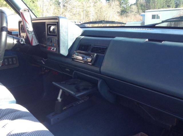 1990 Blue / silver two. Tone Chevrolet C/K Pickup 1500 Xtra cab short bed