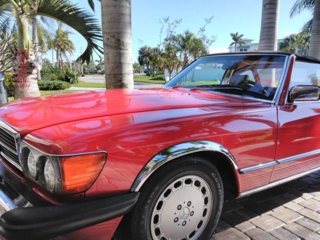 1989 Red Mercedes-Benz SL-Class Two door convertabile