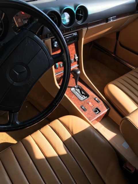 1989 Red Mercedes-Benz SL-Class Two door convertabile