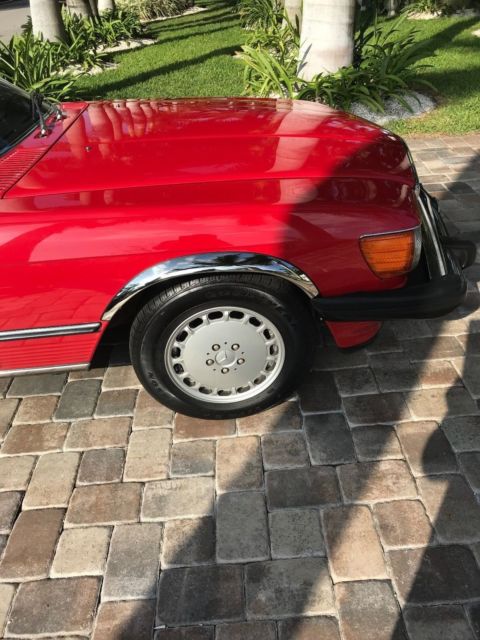 1989 Red Mercedes-Benz SL-Class Two door convertabile