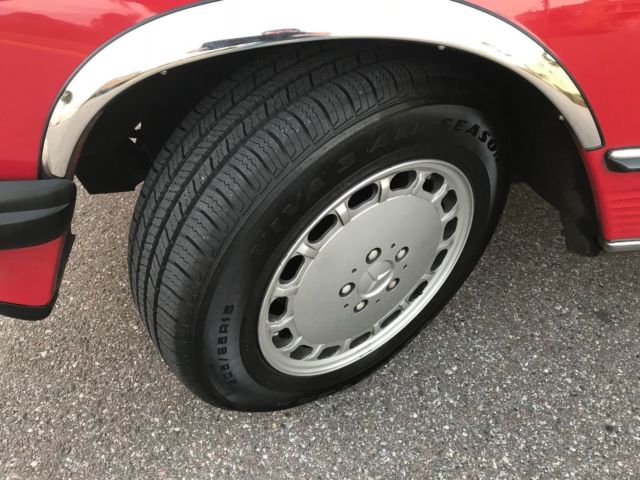 1989 Red Mercedes-Benz SL-Class Two door convertabile