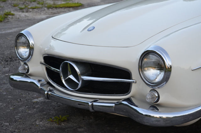 1960 White Mercedes-Benz SL-Class Convertible