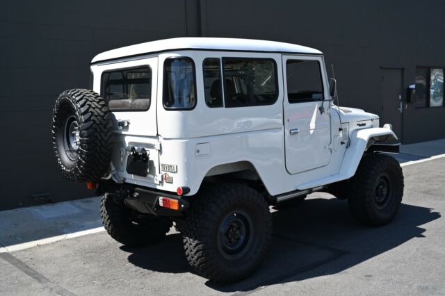 1977 Grey Toyota Land Cruiser SUV