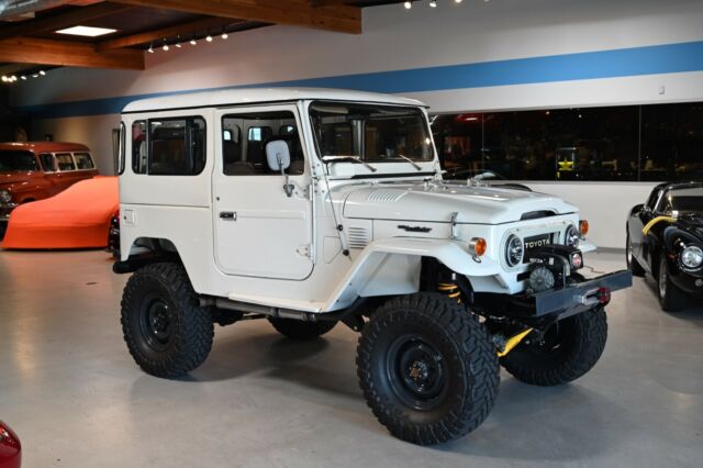 1977 Grey Toyota Land Cruiser SUV