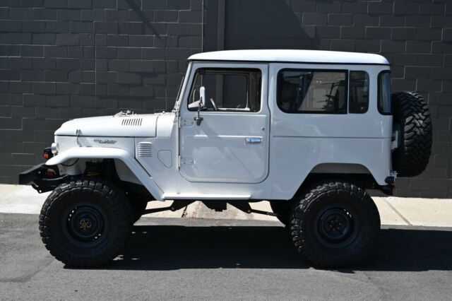 1977 Grey Toyota Land Cruiser SUV