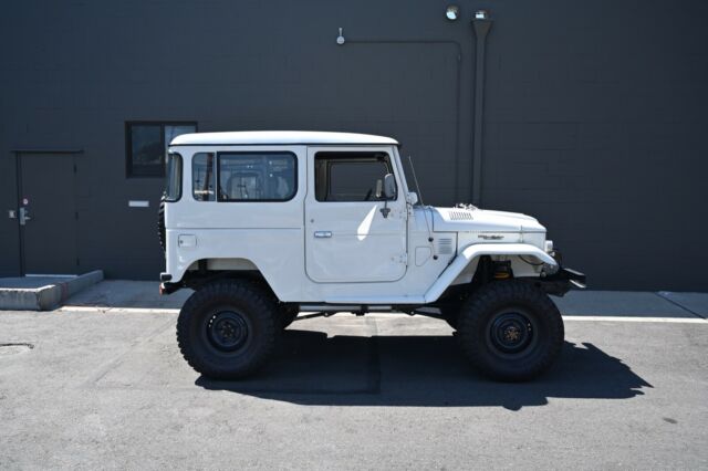 1977 Grey Toyota Land Cruiser SUV