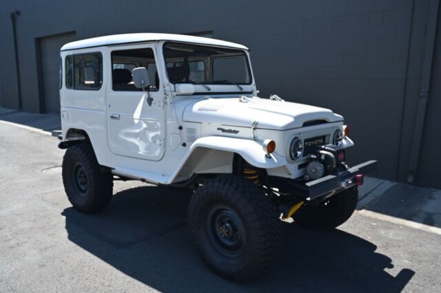 1977 Grey Toyota Land Cruiser SUV