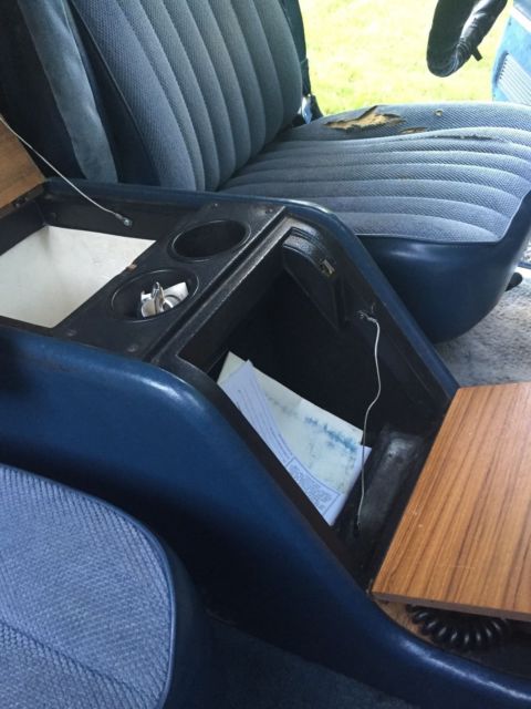 1987 Blue Chevrolet Suburban SUV