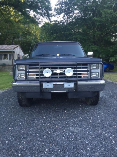 1987 Blue Chevrolet Suburban SUV