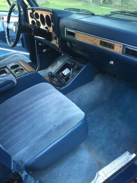 1987 Blue Chevrolet Suburban SUV