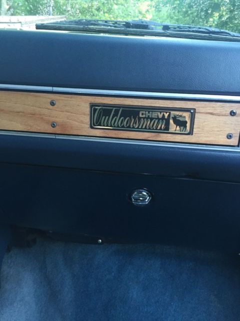 1987 Blue Chevrolet Suburban SUV