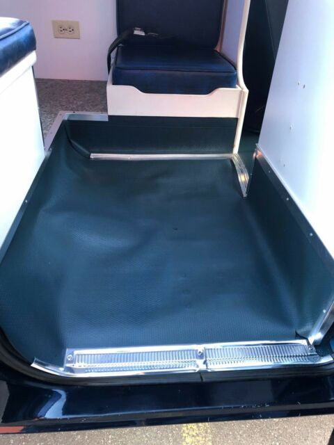 1990 Blue Chevrolet Suburban SUV