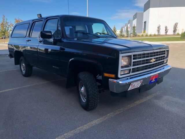 1990 Blue Chevrolet Suburban SUV